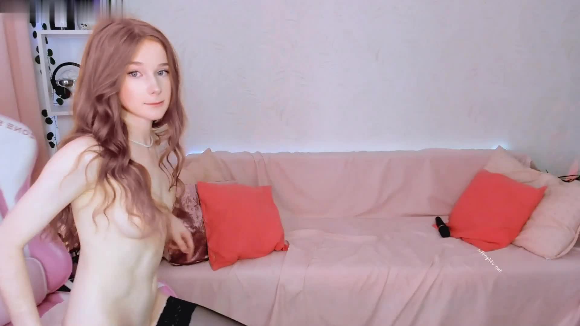 极品乌克兰美女裸舞爱丽丝身材超绝