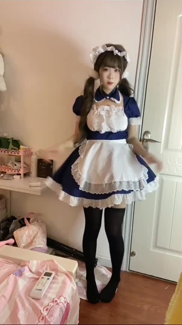 花12万追到的小萝莉，每天肏几回，半年逼就黑成这样了，必须肏够本钱了嘿嘿